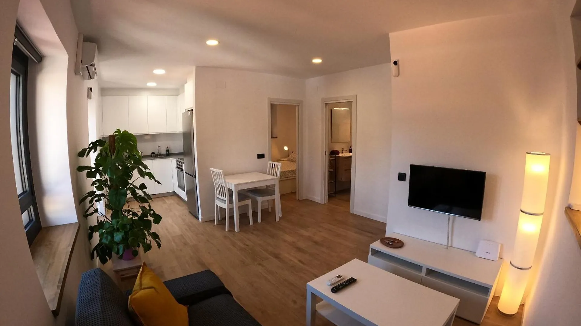 La Cuirateria Del Casc Antic contacts
